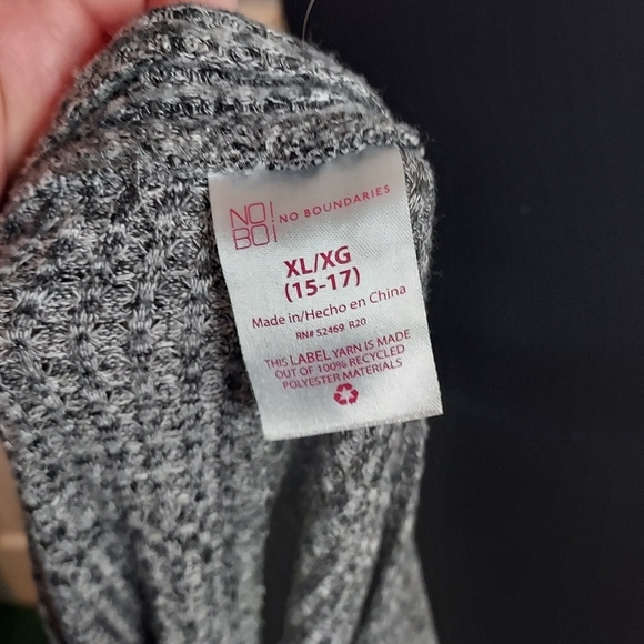 No Boundaries Size XL (15-17) Button Front ShirtTail Top - Picture 7 of 8